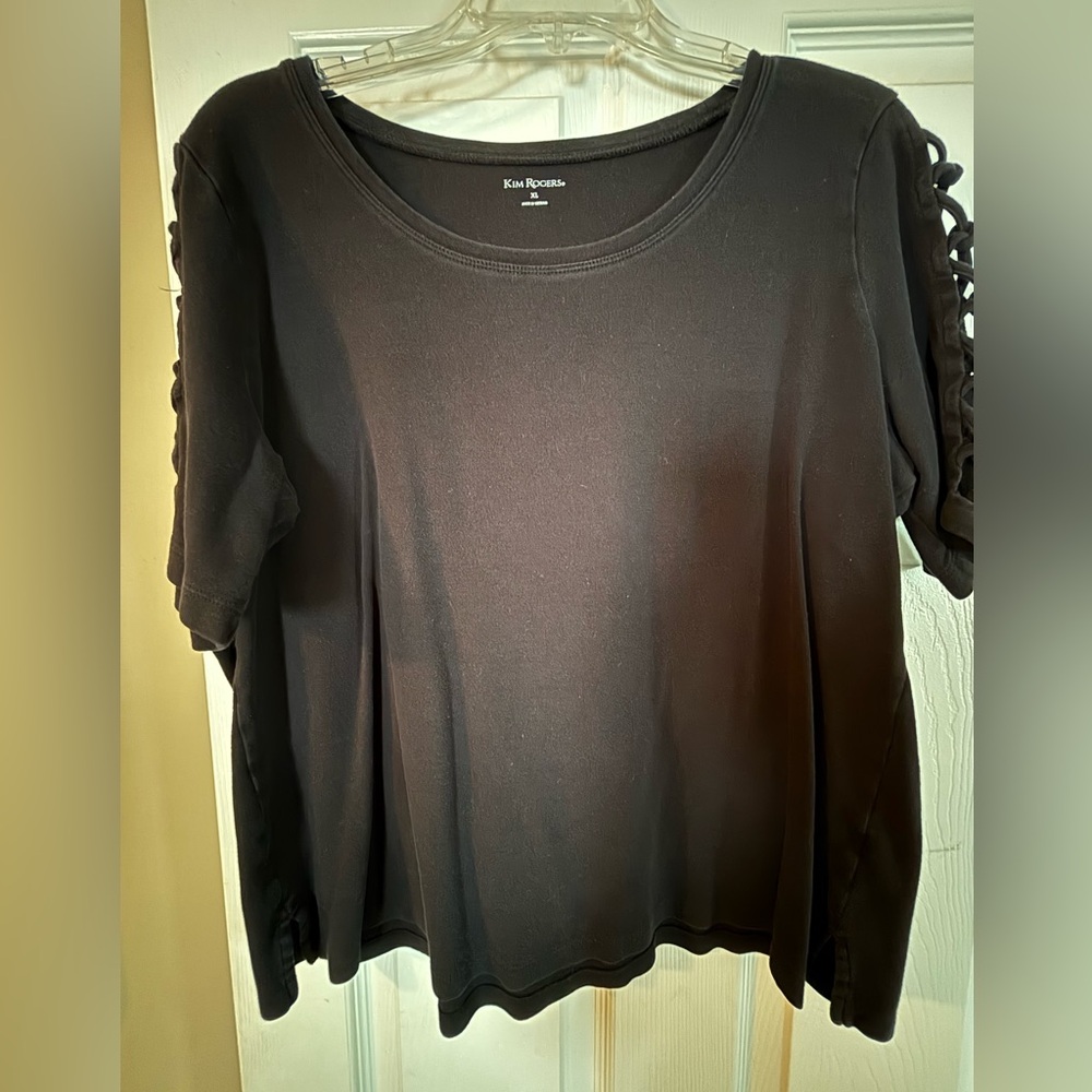 Great condition Kim Rogers top. Size XL.